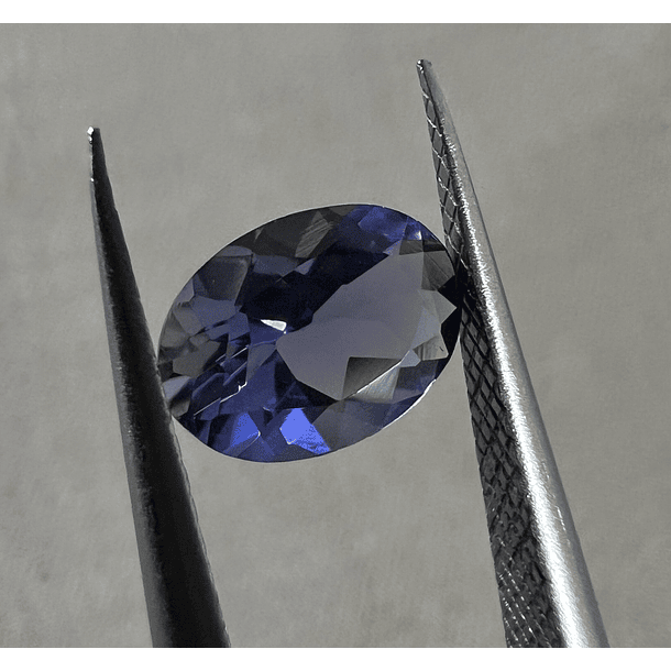 Iolita-0.60ct-7x5x3.1mm 