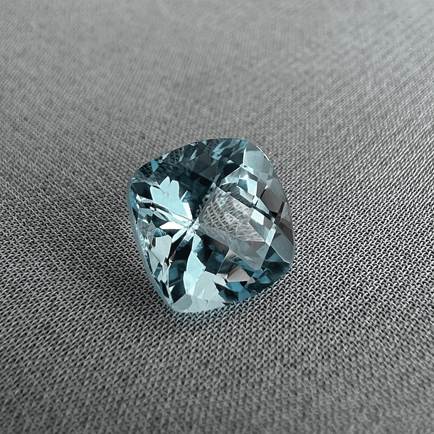 Topacio Azul-4.20ct-8.7x8.6x6.4mm 