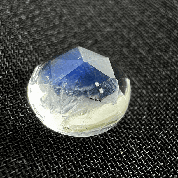 Piedra Luna-1.25ct-6.8x6.8x4mm 