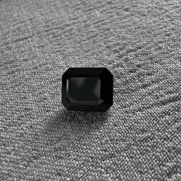 Espinela Negra-3.24ct-8.7x7x5mm 