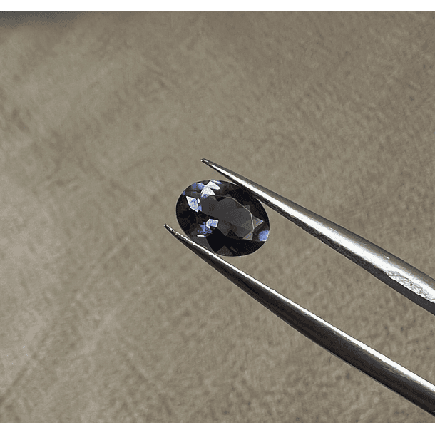 Iolita-0.61ct-6.9x4.9x3mm 