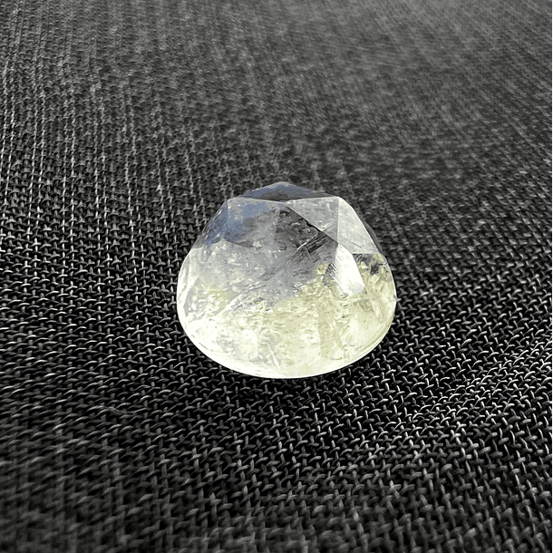 Piedra Luna-1.40ct-6.7x6.7x4.4mm 