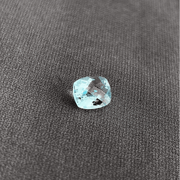 Topacio azul-4.75ct-11x8.9x5.8mm 