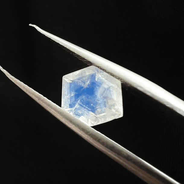 Piedra Luna-1.45ct-8.8x6.8mm 