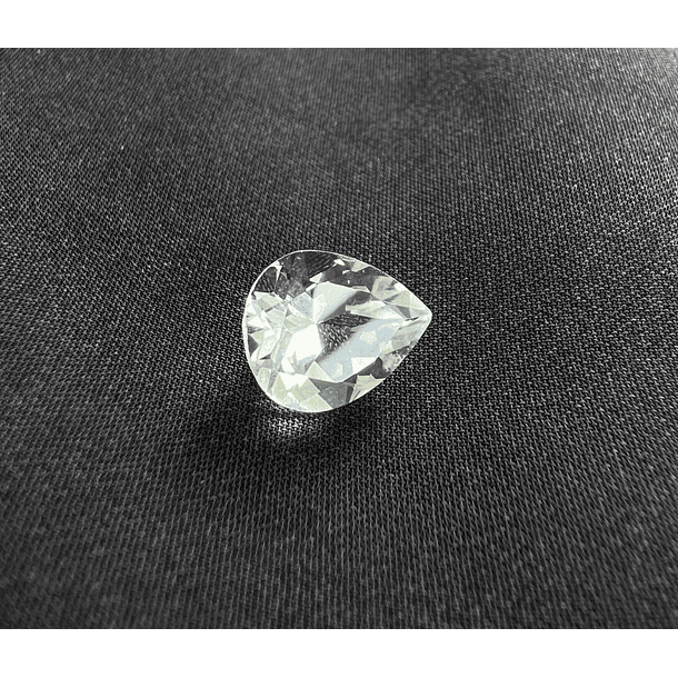 Topacio Azul Sin Tratamiento-4.320ct-10.8x8.7x6.5mm 