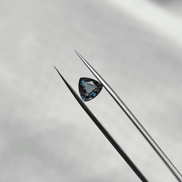 Topacio London Blue-2.10ct-8x8mm 