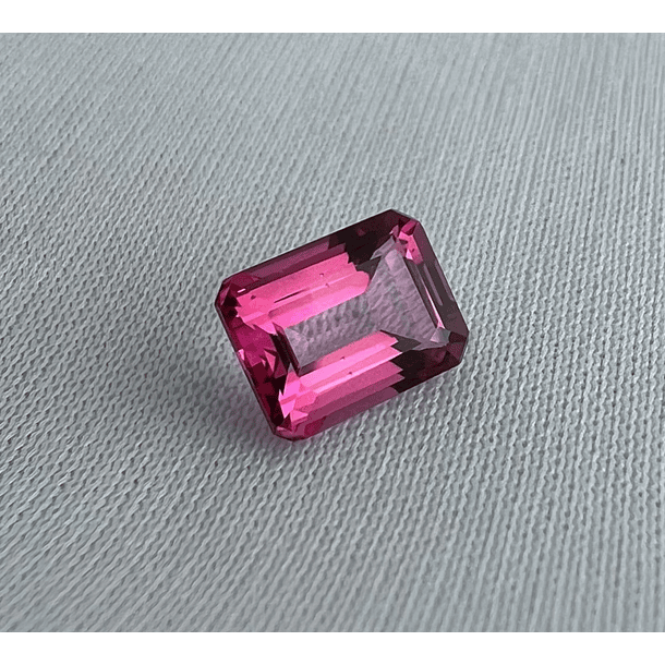 Topacio Rosa-1.880ct-7.7x5.7x3.7mm 