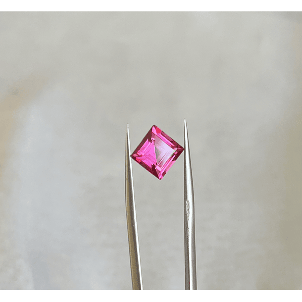 Topacio Rosa-2.780ct-7.5x7.6x5mm 