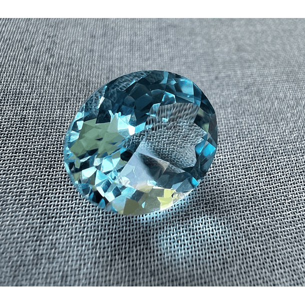 Topacio suizo-5.20ct-11x9x6.5mm 