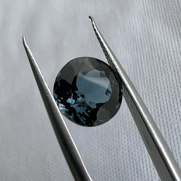 Topacio London Blue-3.85ct-9x5.6mm 
