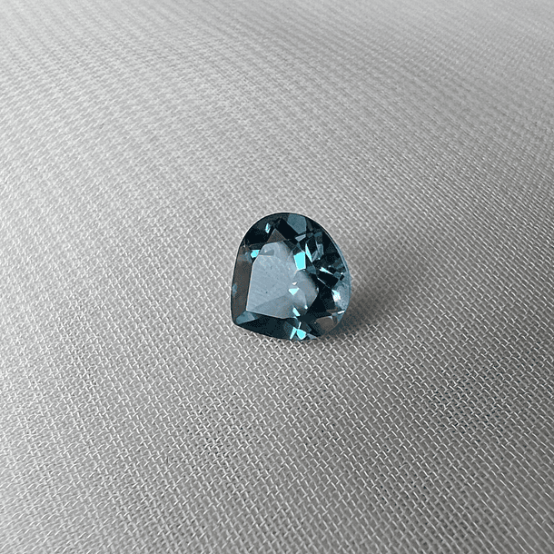Topacio London Blue-0.85ct-5.6x5.6mm 