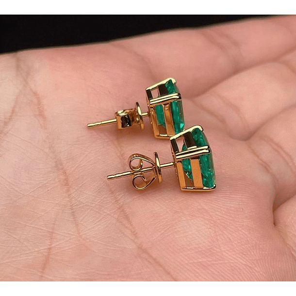 Aretes en oro amarillo de 18k con rubíes octágono 