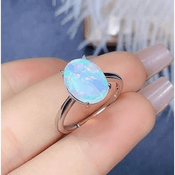 Anillo en plata ley.925 con Ópalo azul. Talla 7.5 