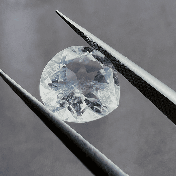 Piedra Luna-1.70ct-7.8x7.9x5mm 