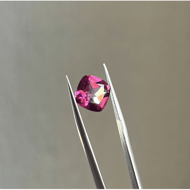 Topacio Rosa-1.750ct-6.7x6.7x4.1mm 