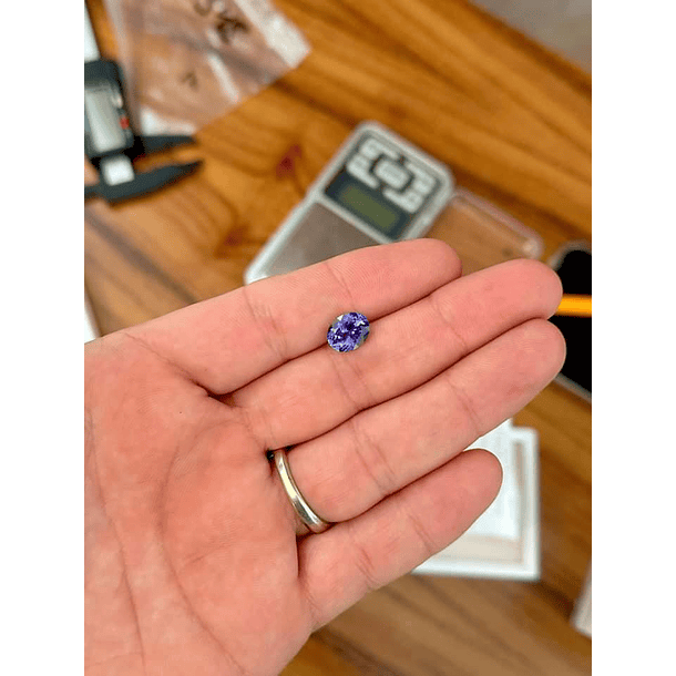 Tanzanita corte oval de 3.14ct 10x8mm AAAA certificada GIA 