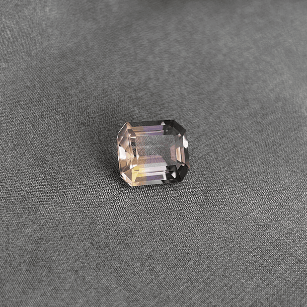 Ametrino-8.10ct-13.3x11.8x7.4mm 