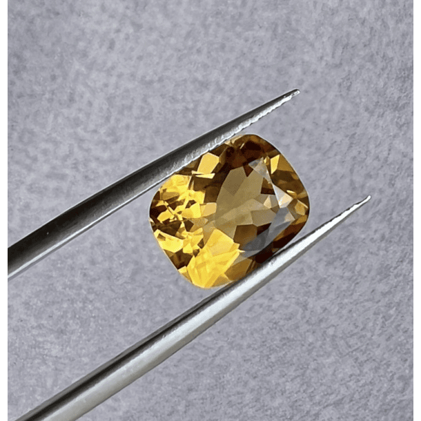 Citrino Amarillo-1.630ct-9.6x7.5x4.3mm 
