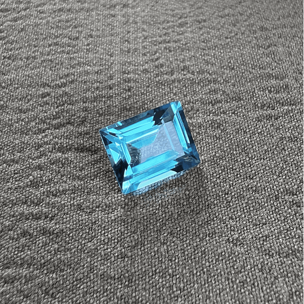 Topacio suizo certificado GIA-4.12ct-9.6x7.6x5mm 