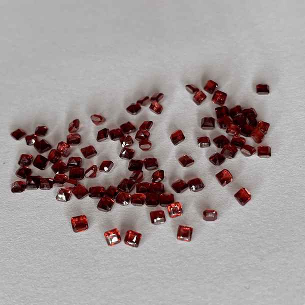 Lote de 6 Granates rojos-0.20ct-3x3mm 