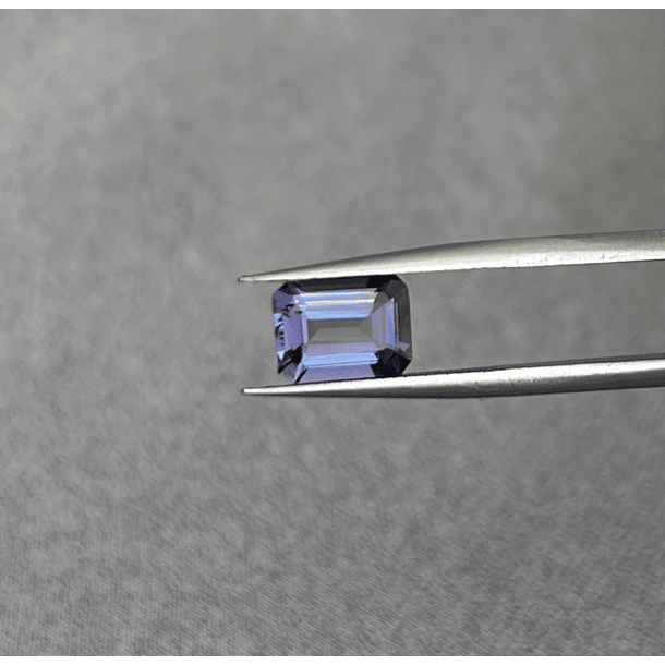 Iolita-0.845ct-6.7x4.8x2.8mm 