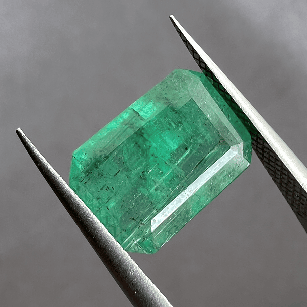Esmeralda-2.90ct-11x7.6x4mm 