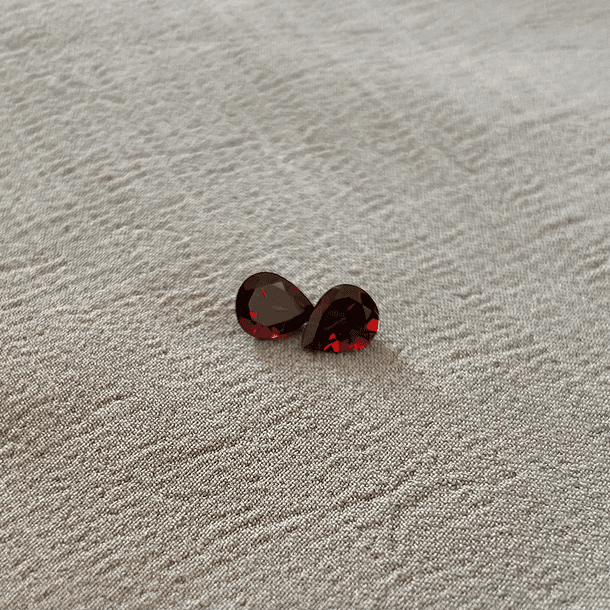 Par de Granate rojo-5.350ct-9.7x7.7x4.6 