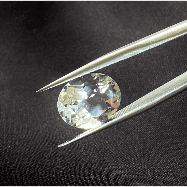 Topacio Blanco-4.525ct-11x8.7x5.7mm 