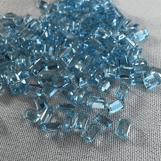 Lote de Topacios Suizos-0.50ct-c/esmeralda-AAA 