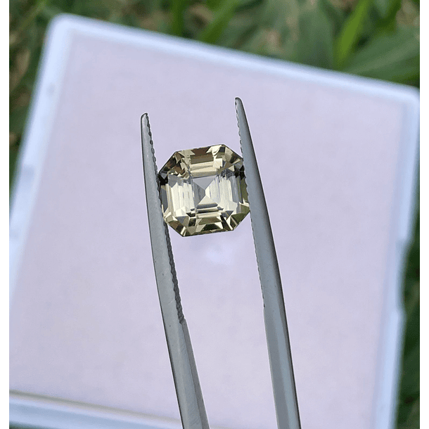 Citrino ahumado-3.15ct-8.4x8.4mm-c/asscher-calidad AAA 