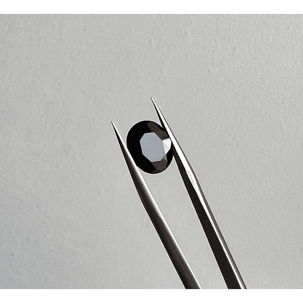 Espinela negra-3.85ct-10.1x8.1x5.4mm 