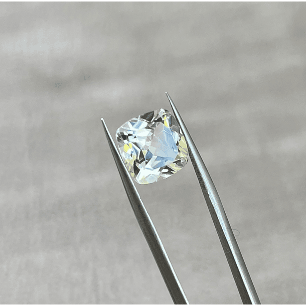 Topacio Blanco-4.350ct-9.6x9.6x5.6mm 