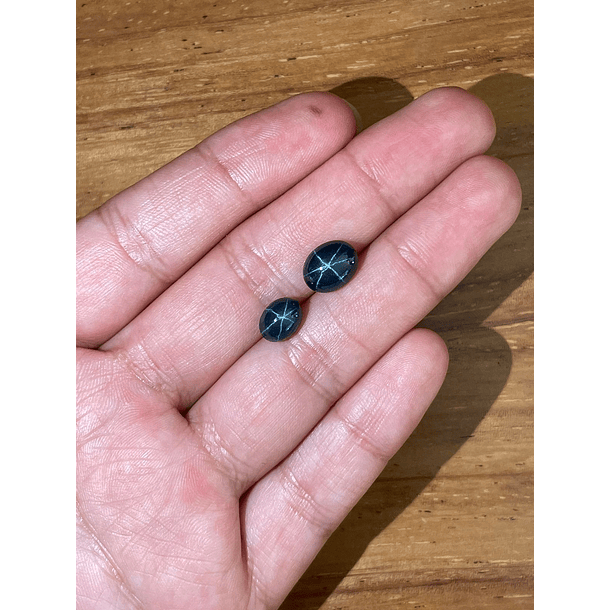 Duo de zafiros estrella 9.7x7.5mm-3.05ct y 8.2x6.2mm-2.65ct  