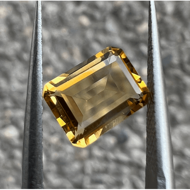 Citrino Amarillo-2.085ct-8.7x6.8x3.8mm 