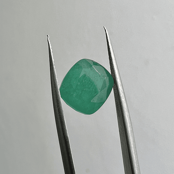 Esmeralda-4.60ct-9.4x8.5x6.7mm 