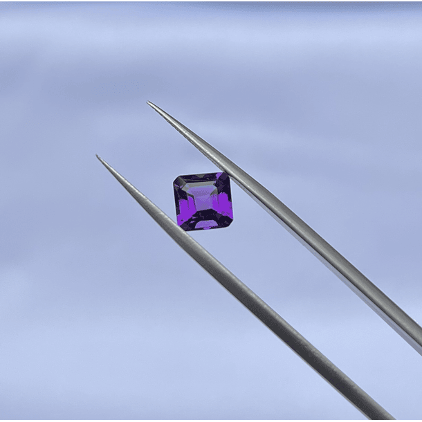 Amatista-0.95ct-5.7x5.9mm 
