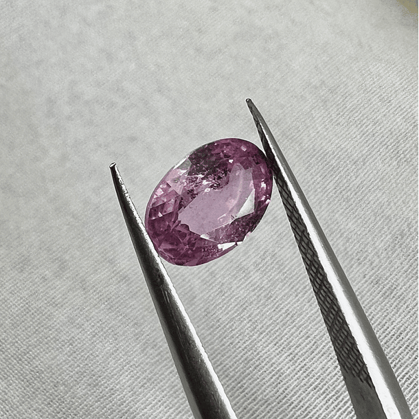 Zafiro natural de Sri Lanka-1ct-7x4.8x3mm 