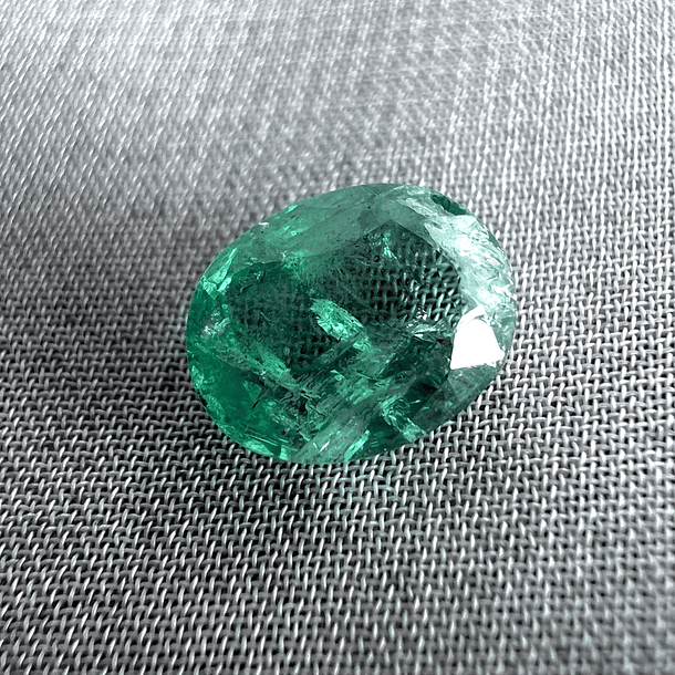 Esmeralda-1.55ct-8.2x6.3x3.9mm 