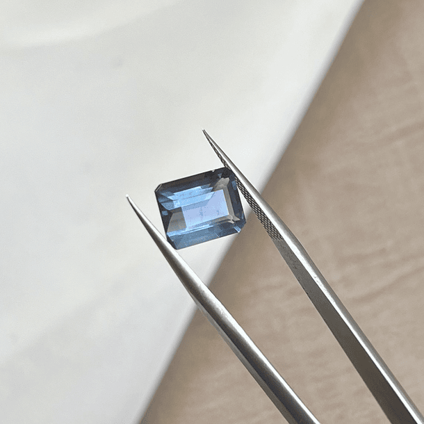 Fluorita-3.395ct-9.7x7.4x4.8mm 