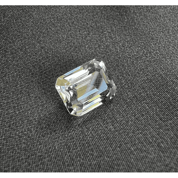 Topacio Blanco-5.550ct-11.7x7.6x5.4mm 
