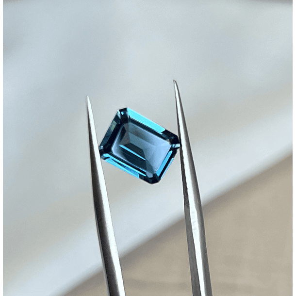 Topacio London Blue-1.905ct-8.5x6.5x3mm 