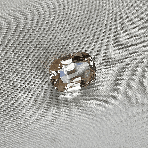 Topacio Imperial-4.405ct-10.3x7.7x6mm 