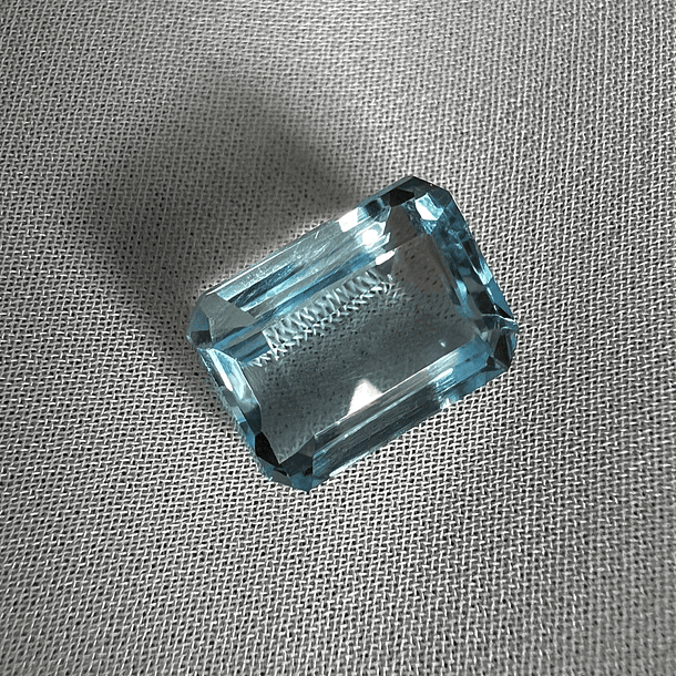 Topacio Azul-6.480ct-11.2x8.2x5.5mm 