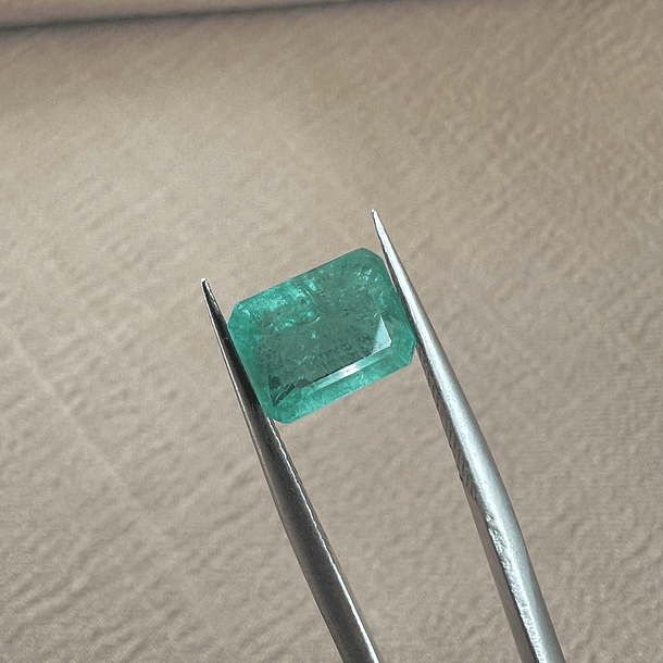 Esmeralda-1.900ct-7.7x5.8x4.4mm 