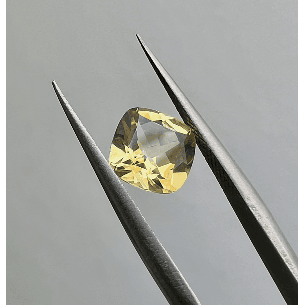 Citrino Amarillo-1.245ct-6.5x6.6x4.1mm 