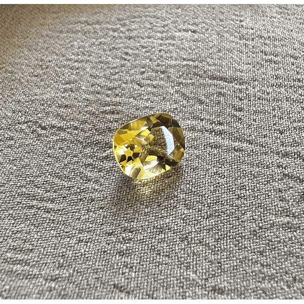 Citrino Amarillo-2.500ct-9.5x7.7x4.8mm 