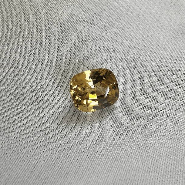 Zircón Natural-2.67ct-7.99x6.87x4.39mm 