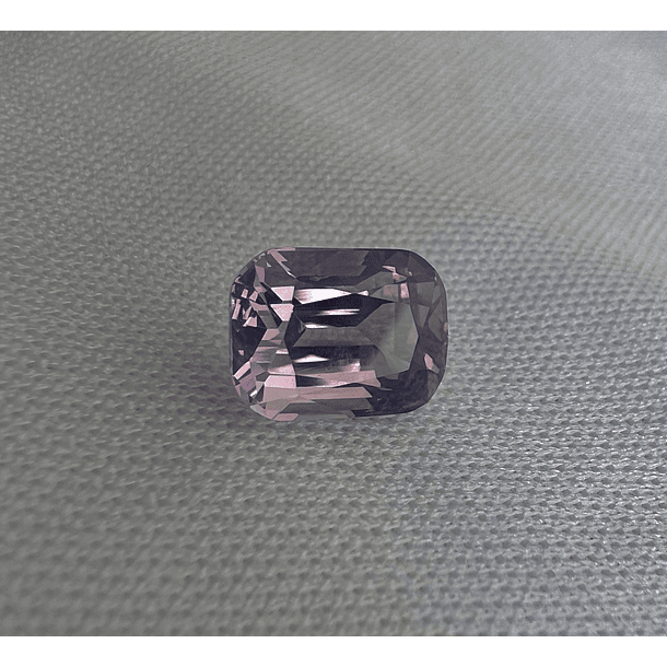 Cuarzo lavanda-2.65ct-9x7x6.3mm 