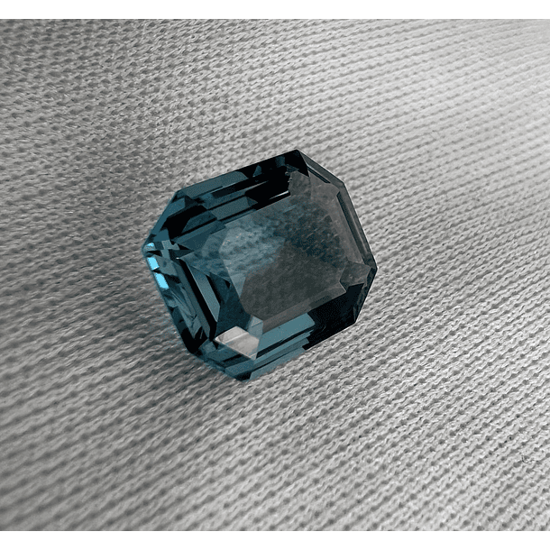 Topacio London Blue-4.85ct-10.8x9.1x5mm 
