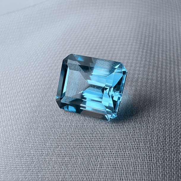 Topacio Suizo-5.35ct-10.8x8.7mm 